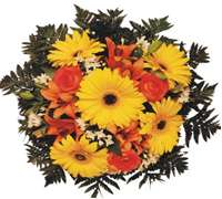  Ramo mediano de gerberas amarillas y rojas con follaje (Regalos Flores .com.ar) 